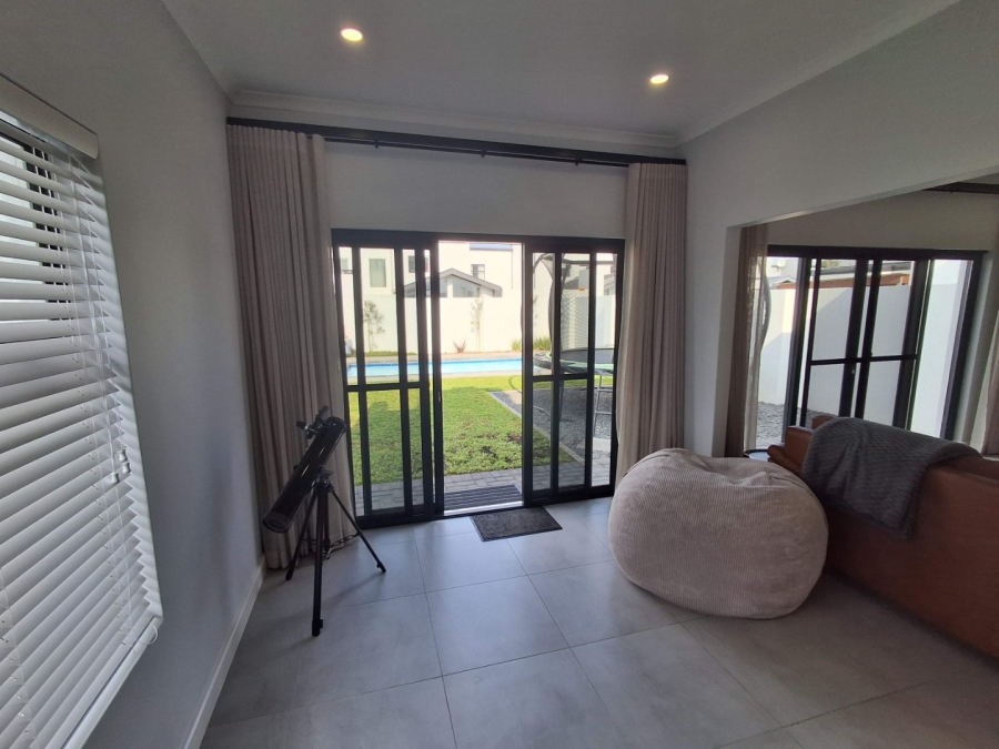 4 Bedroom Property for Sale in Sandown Western Cape
